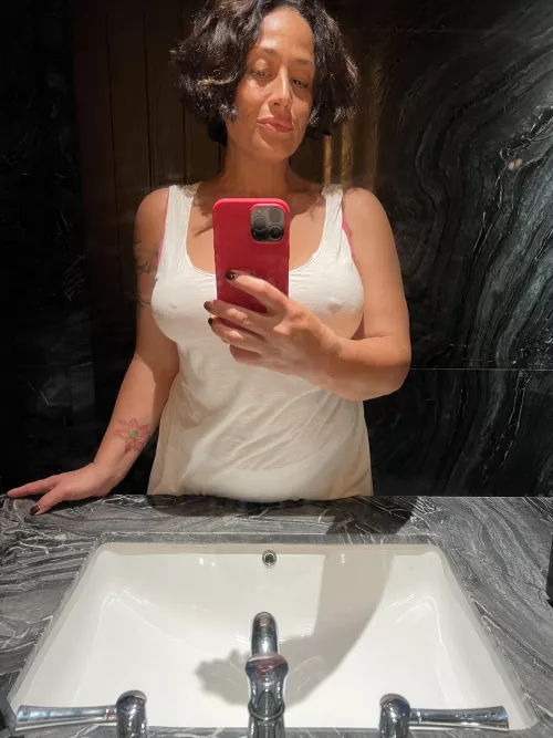 F49 say hello by milfamarquise