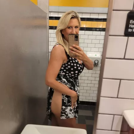 f4m, Currently accepting new subs who I deem to be worthy of my attention. I will only take you on as my sub if I think you are reliable, polite, eager to please and openminded. Let's see if you've got what it takes to serve me. K1k: mistresssarah800 by mistresssarah4595