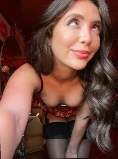 F4m mistress looking for a serious sub only... Snapchat@d_amelia8958 by doodsy