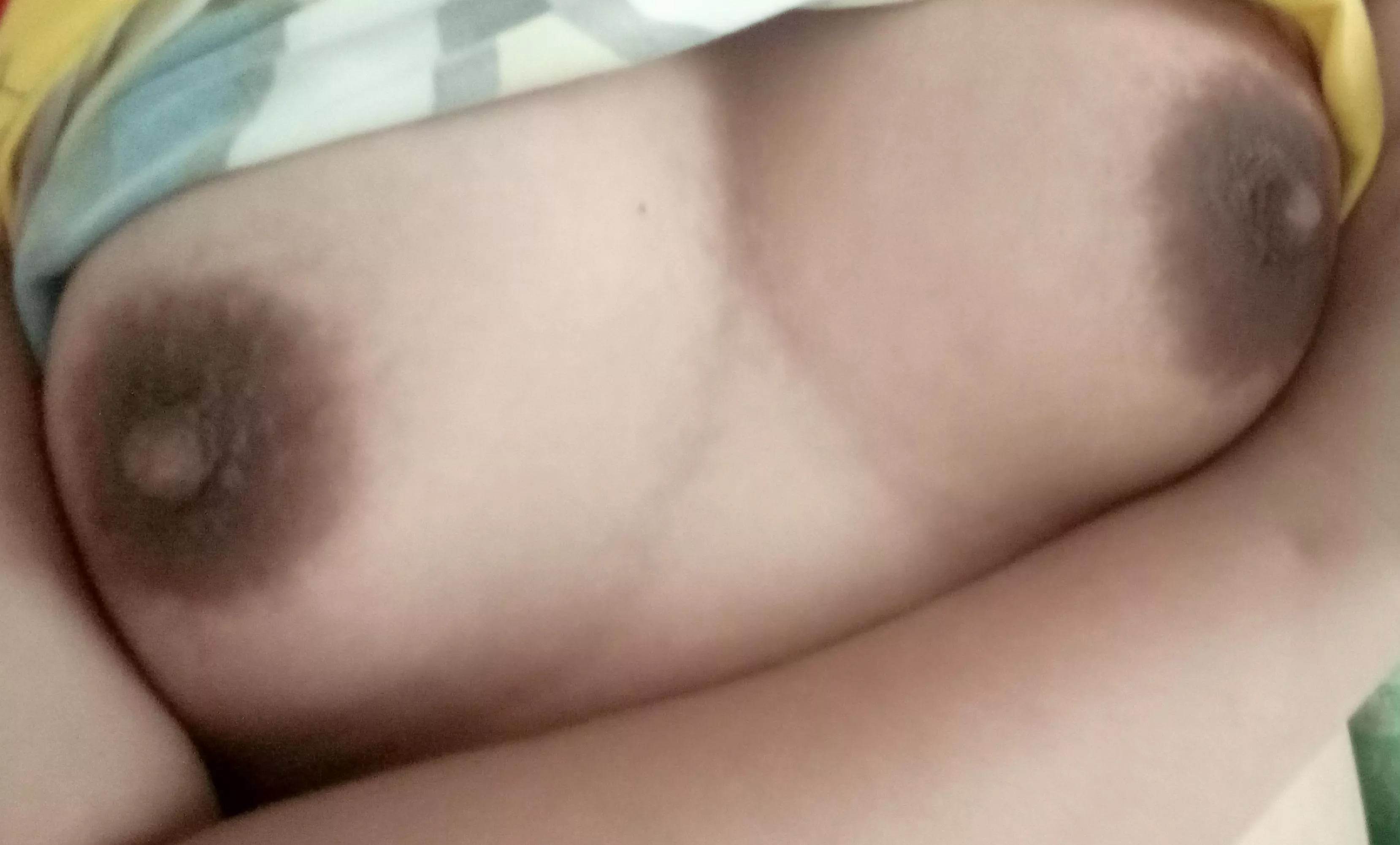 [F4M] Small tits deserve some good sucking! 😋😋 posted by hangrybiatch