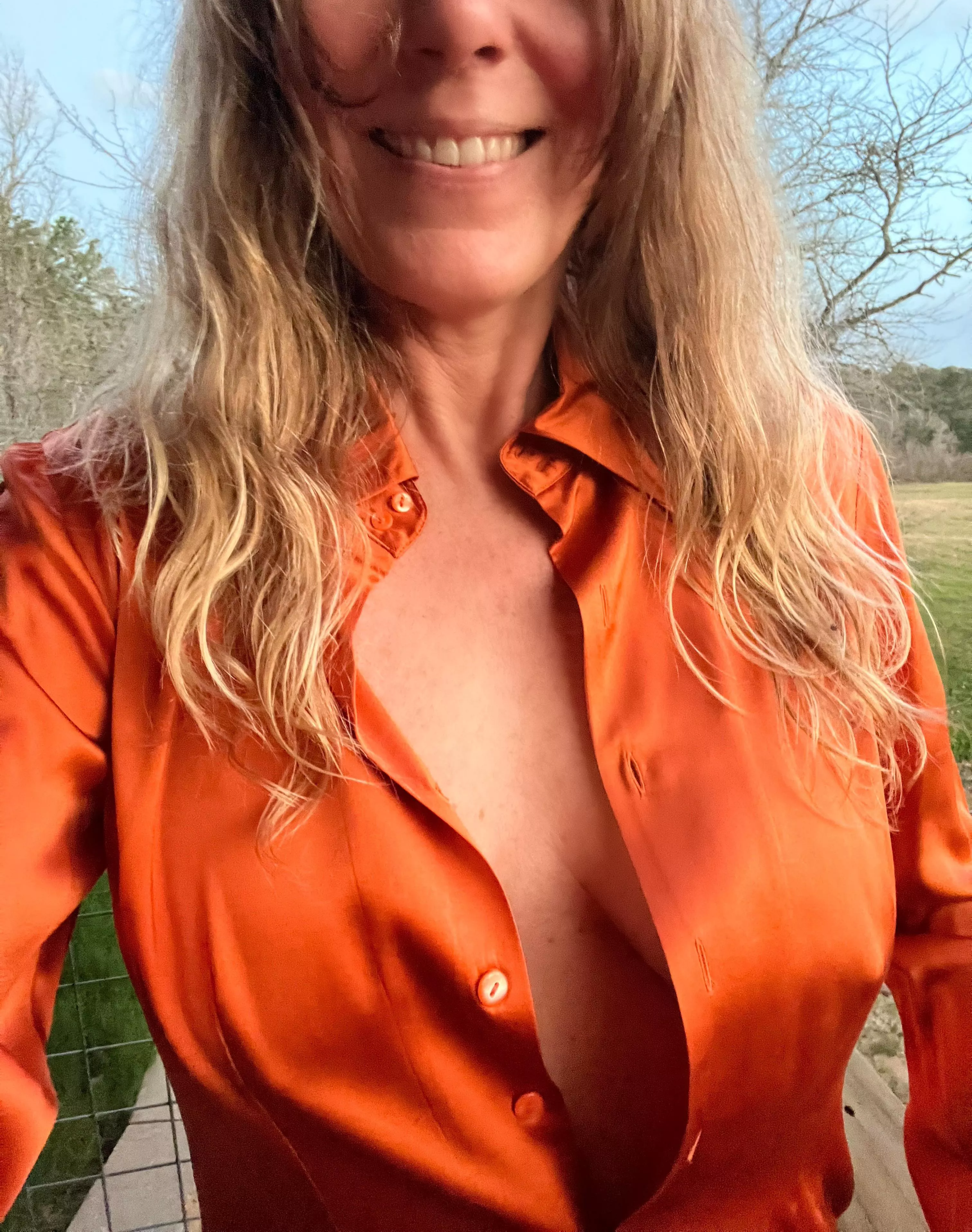 [f]55 A Milfie a day to keep the blues away. Hope your day was stunning!🧡🔥🧡 posted by Mrseviemae