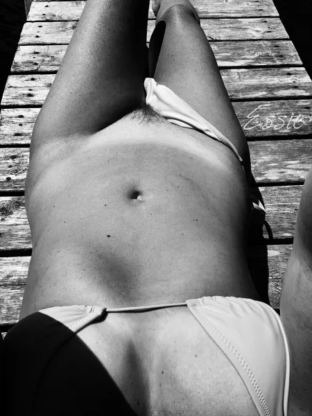 [f]ade away and radiate by essie_baby