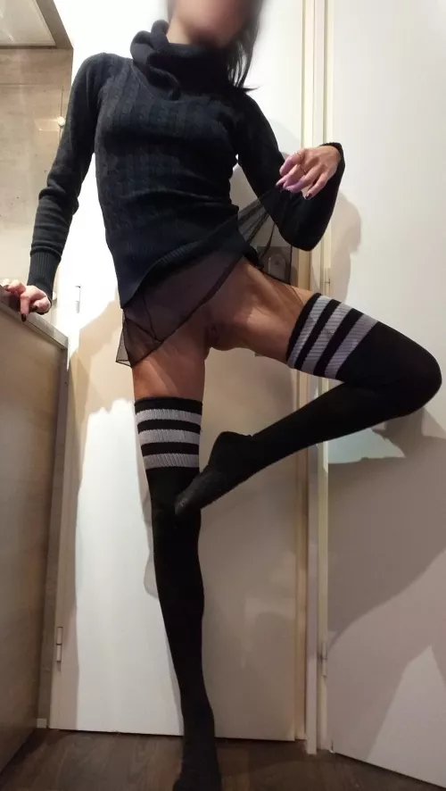 Fait pas chaud en ce moment ! 😅 Bisous, Karine 😊 by Puzzleheaded-Low8899