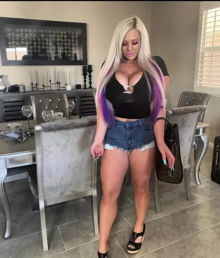 Fake everything so I can be the perfect fuck toy by Hotbustybarbiex