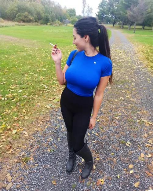 Fall is in the air 🍁🍂 by SmokingCutie_