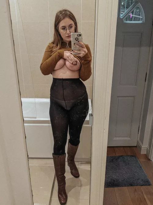 Fall means pantyhose 🤘🍁 by minaharder