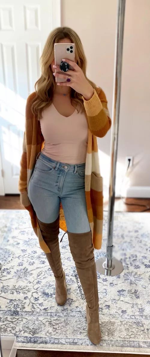 Fall thigh high boots weather💋 by Sams_Soles420