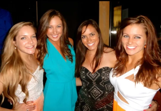 Fantastic smiles by Chaturbater1