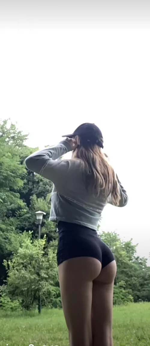 Farm life 💁🏼‍♀️😜 by probonot