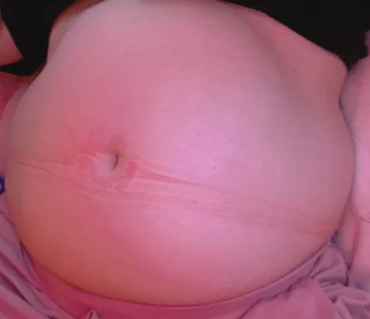 fattest i’ve ever been… scales read 181lbs yesterday, now they’re at 186lbs after a heavy day of treating myself with desserts and baked goods 🧚‍♀️🍩 by asherine