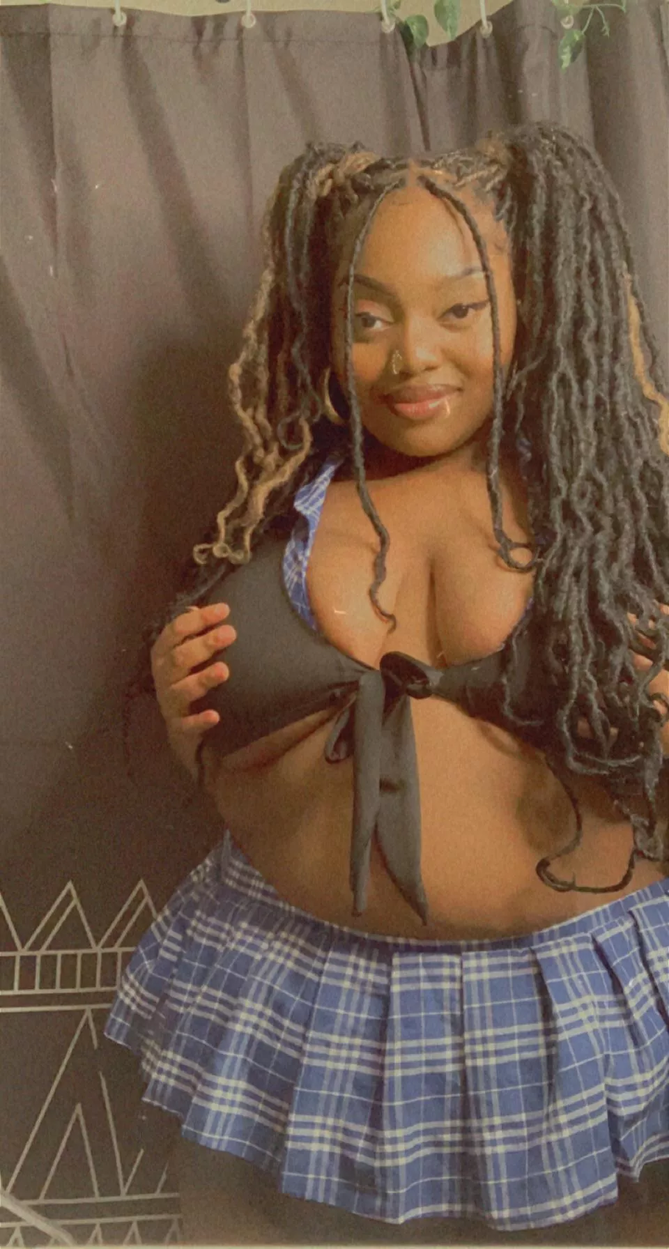 Favorite school girl😜😇 posted by KarinnxoxBabe