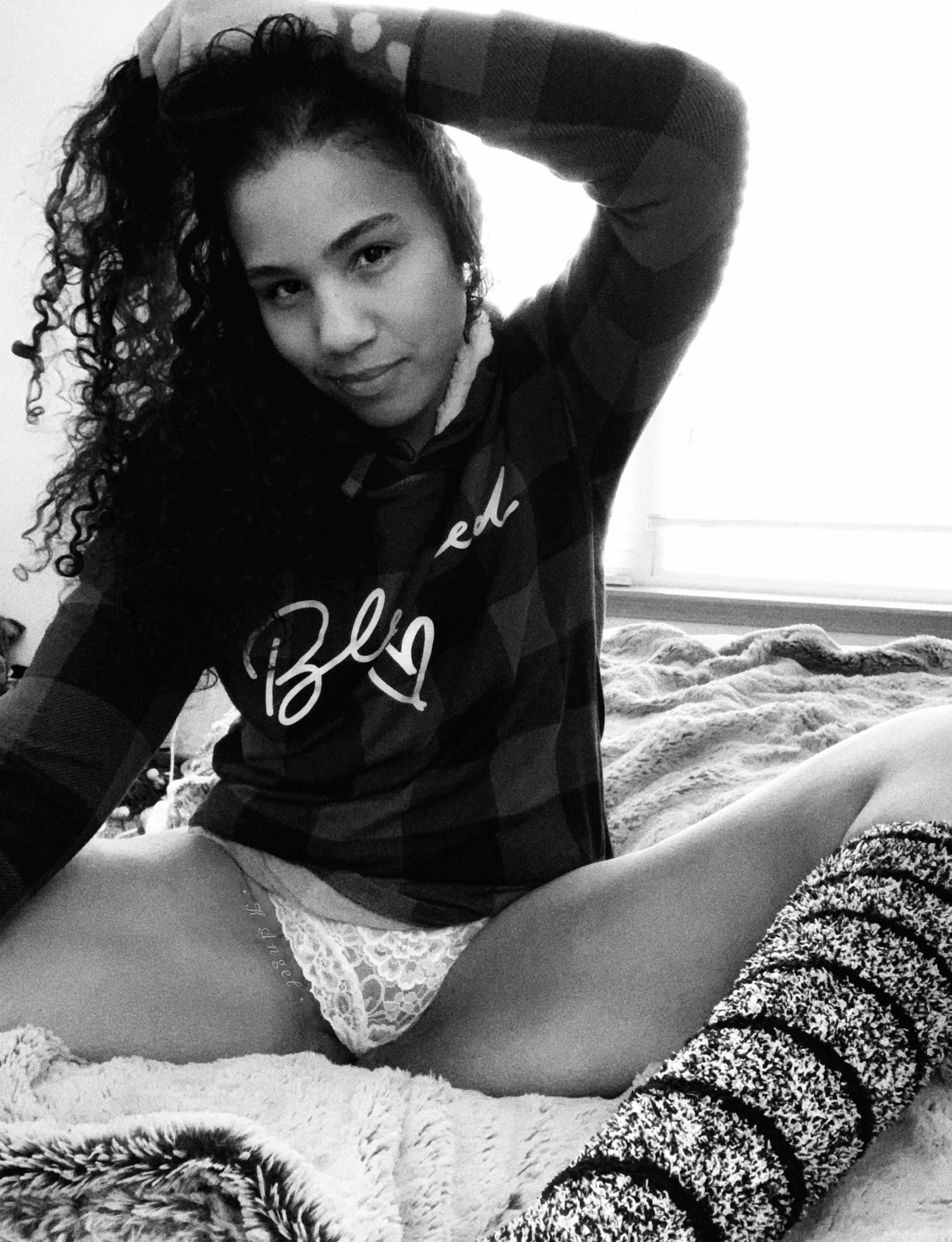 February 1st vibes ❤️ posted by Kangelstardust