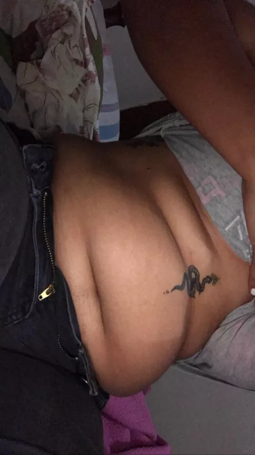 Feed me by Taylor0907