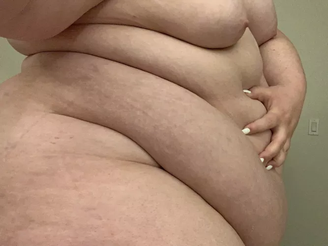 Feed me by blushiebirdie