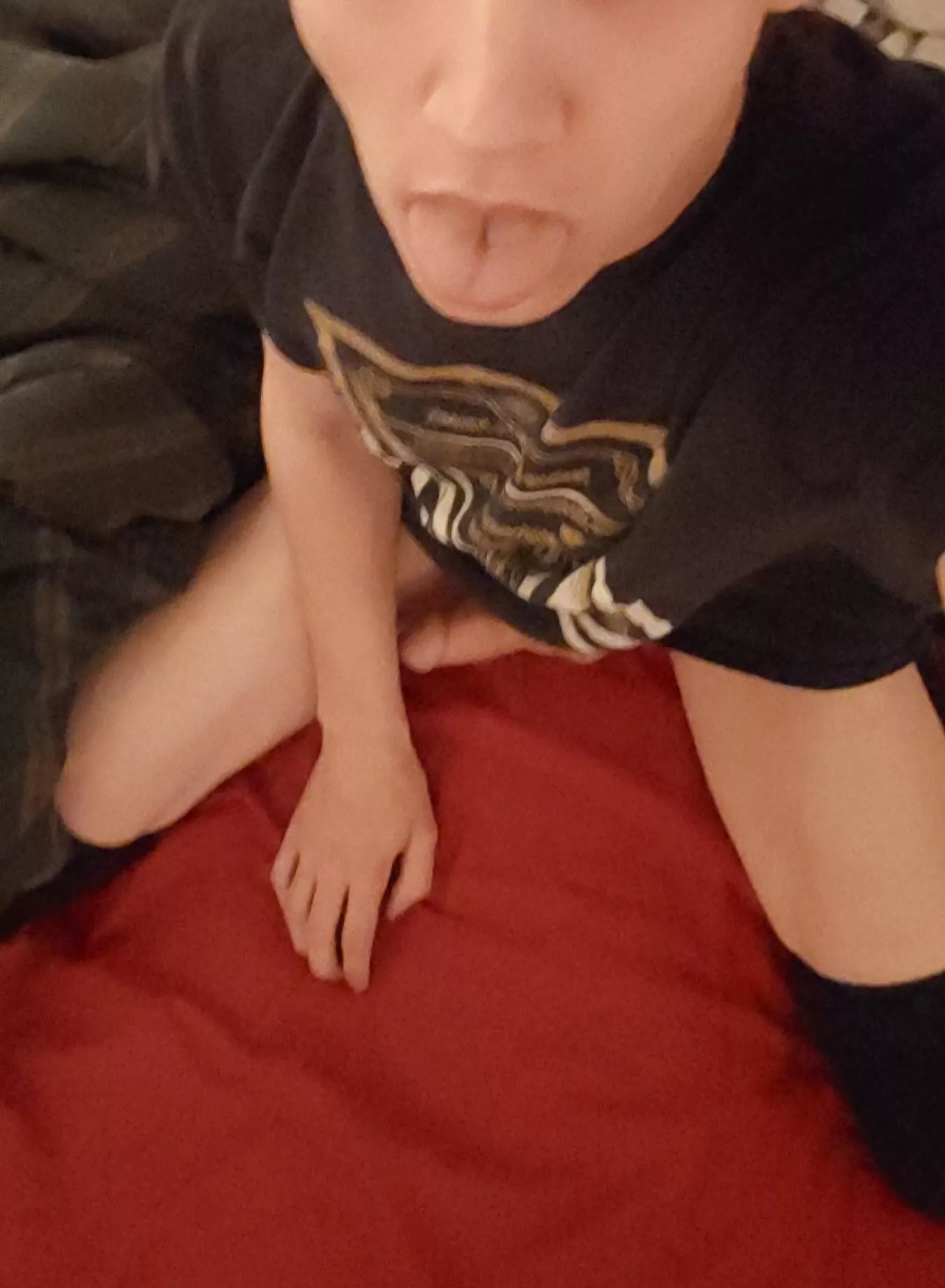 Feed me Seymour 😏 posted by DarkladyGatiana