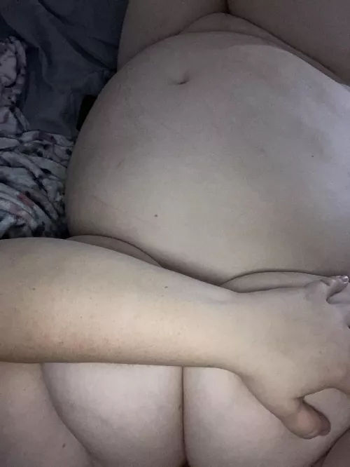 Feed my squish 😘🐷💦 by Sweetdownunder14