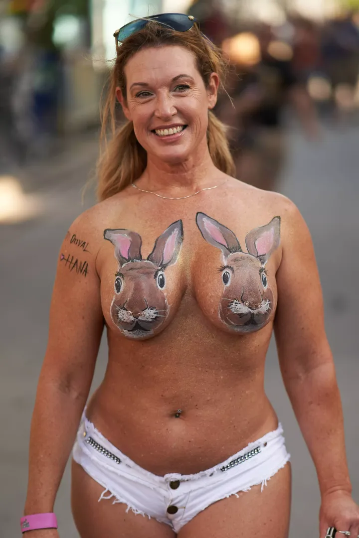 Feed the bunnies posted by MarijuanaAndRum