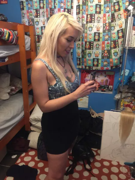 Feeding her slutty pics to horny perverts. Telegram SluggerFreelance by Mastergecs