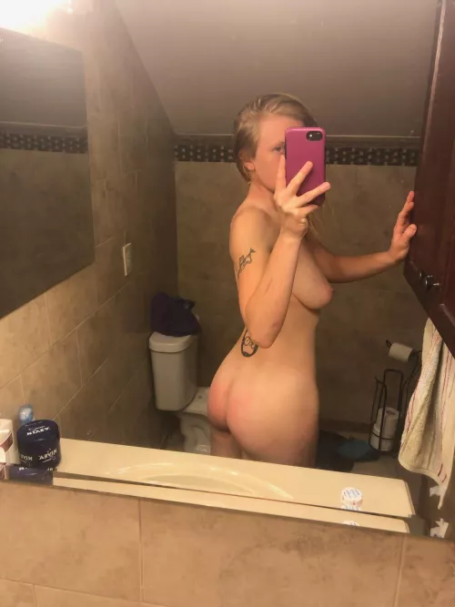 Feeding my sexy wife to a vocal showoff. Second screens to the front. Send your kik or Tele by Grapepeople