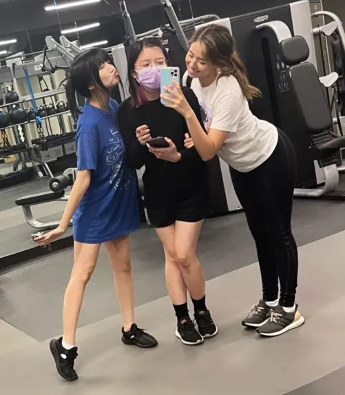 feeding offlinetv girls (Pokimane, Lilypichu and Aria) by kelkser44