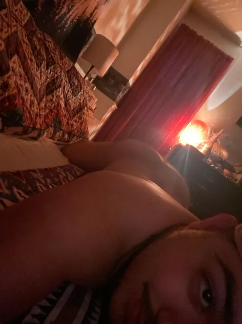 Feeing slutty today by PeepeeHands007