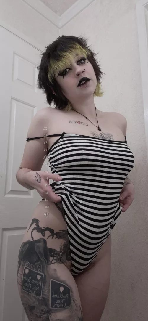 Feel free to objectify me <3 by cumbunii