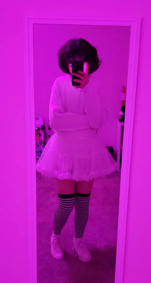 Feel like a goddess in the new skirt ^-^ by Rico_____