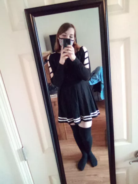 Feel like a goth gf💜 by SenpaiKitties