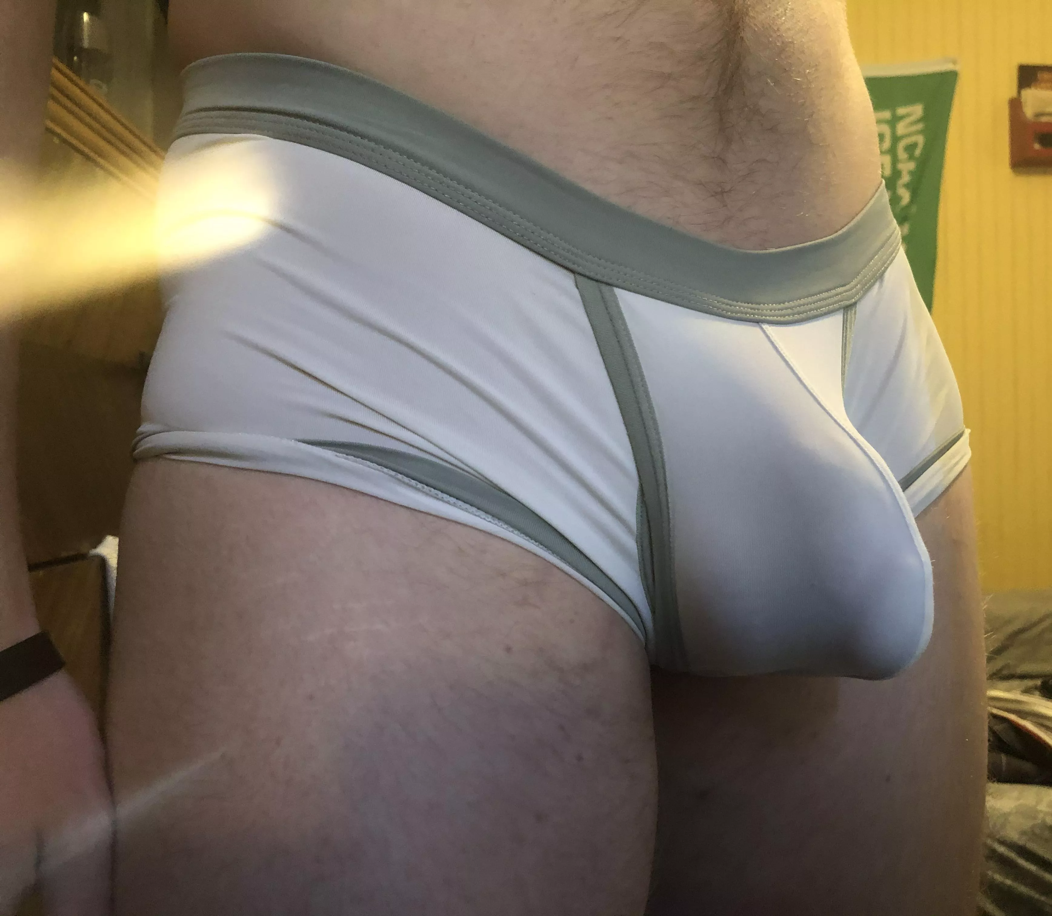 Feel my bulge posted by averagegeegee