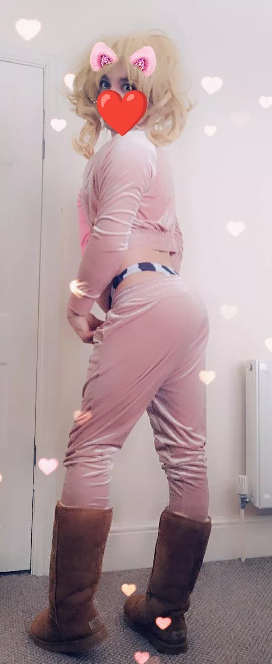 Feel so humiliated dresses like a cheap chav 🥺😳 posted by sissy5neakers