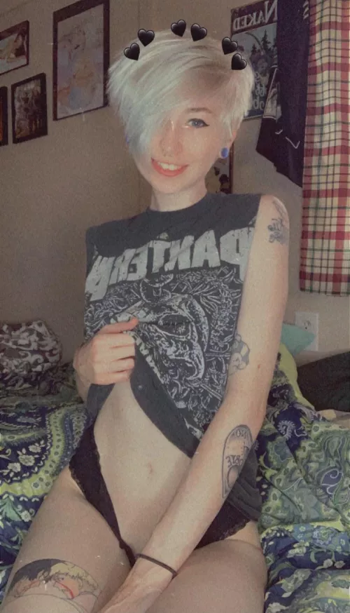 Feelin cute🖤 by dejectedwraith