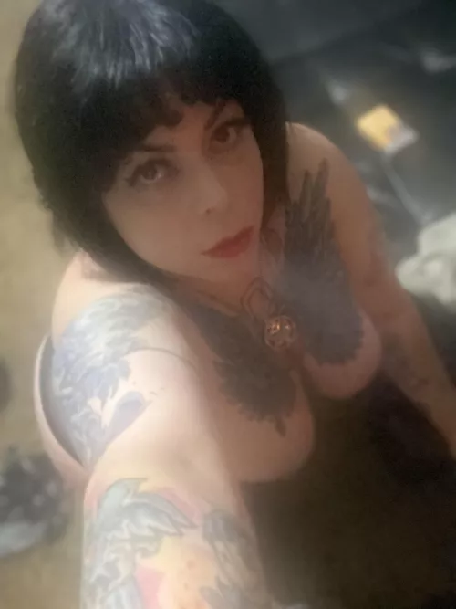 Feeling a lil naughty On Tuesday💋 link in comments🚬🔥 by Vfevers