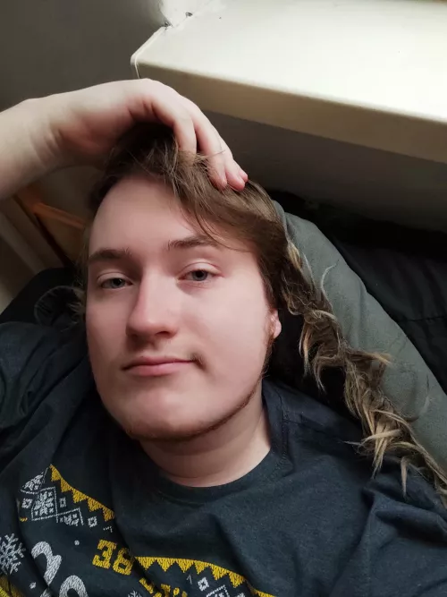 Feeling a little bit sick, wouldn't mind a buddy to chat with 😁 by tariash