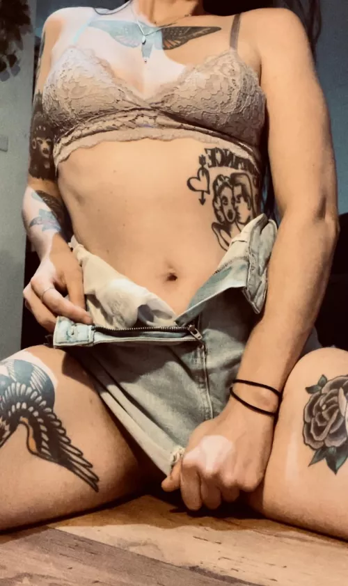 Feeling a little tipsy and a lotta horny by dimplesandthingsx