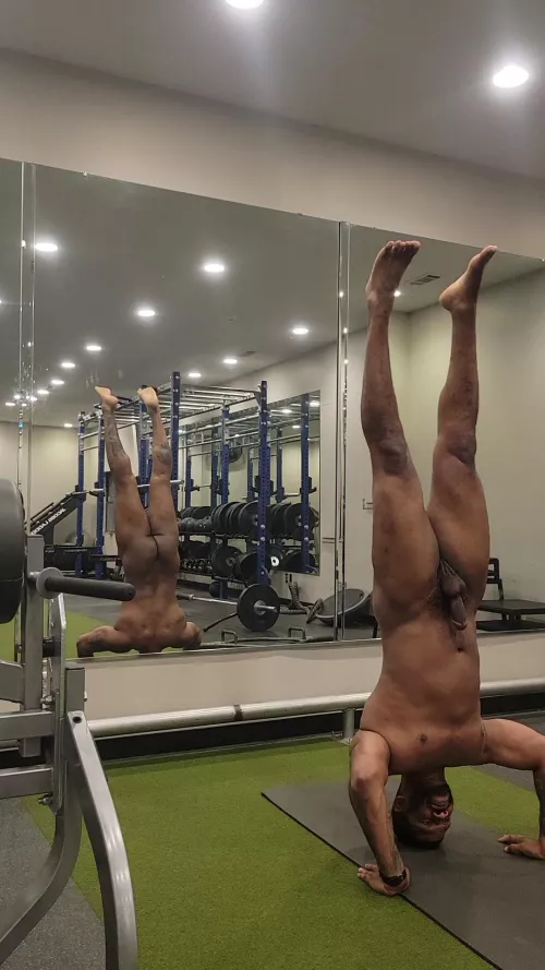 Feeling cheeky at the gym this morning. 🤫 by bigdave090