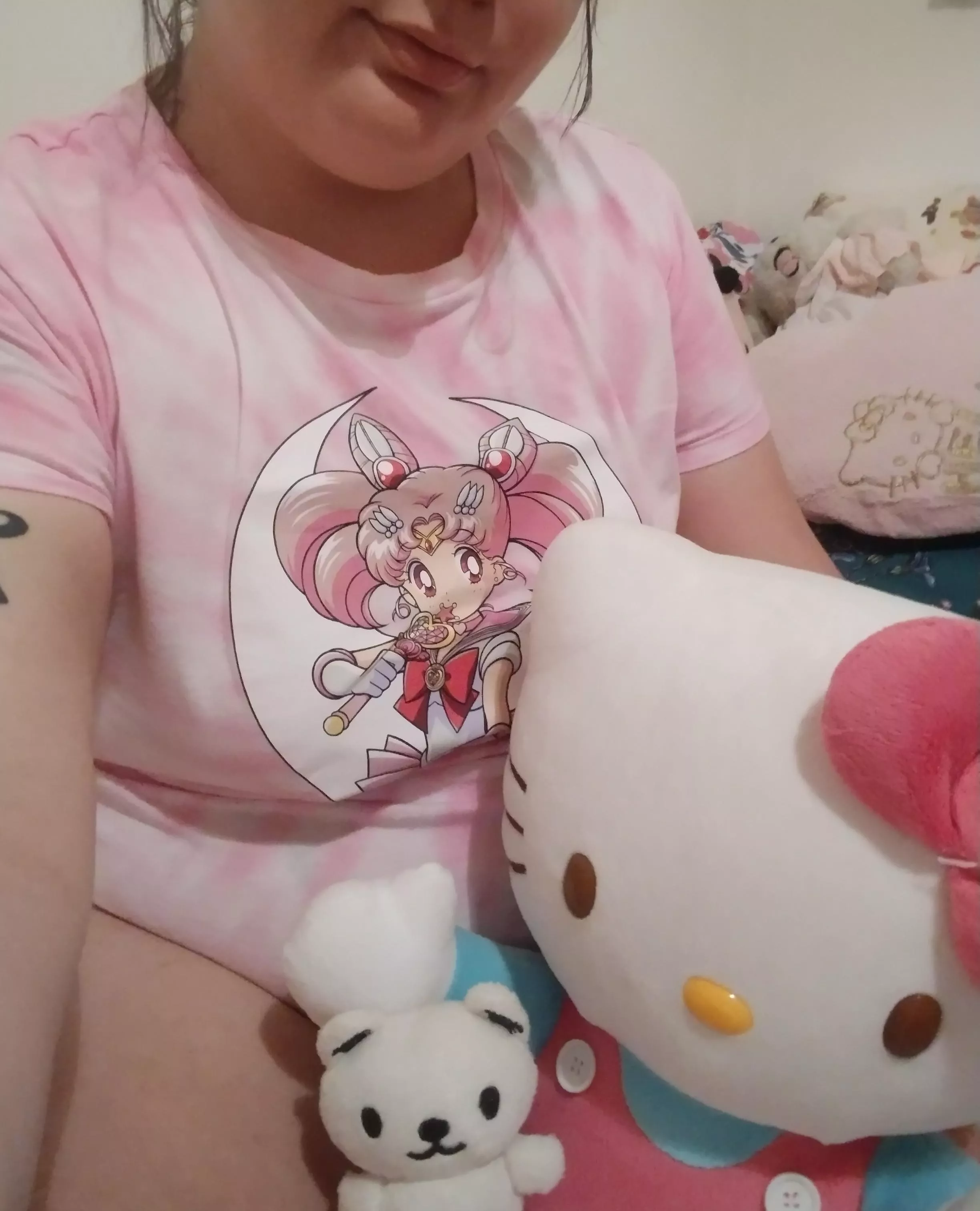 Feeling cute in my new favourite t-shirt 👸🏻 posted by CromagnonBarbie