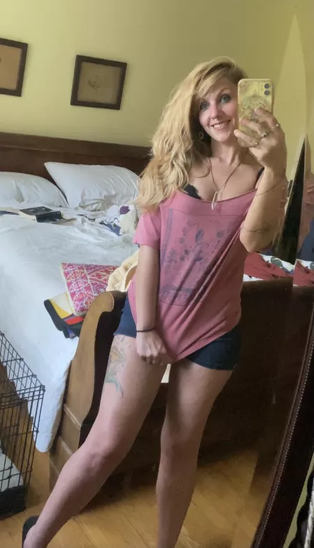 Feeling cute so heyyyy by NoraVines