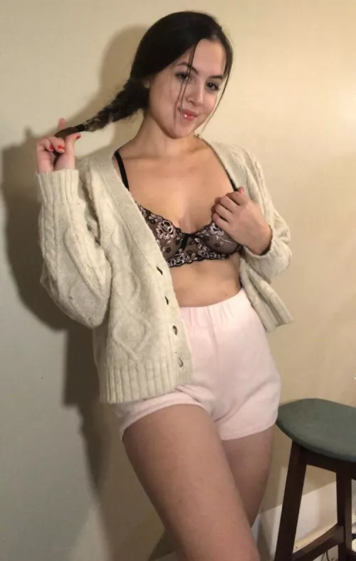 [F]eeling cute tonight by undrthesun