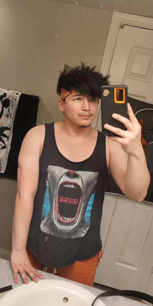 Feeling damn good after a good workout, I still got a lil puge but I'm working on it ^_^ 🖤🧡☺ wanna dress up as luffy next Halloween and wanna be ready by then! :D by pump_ka_boo