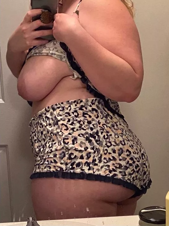 Feeling damn horny today and looking for a real man plz add my snapchat - allenkitty52 posted by Vandersleed