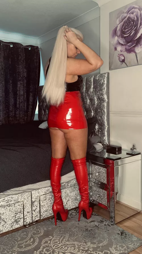 Feeling festive by sparkly-and-savage