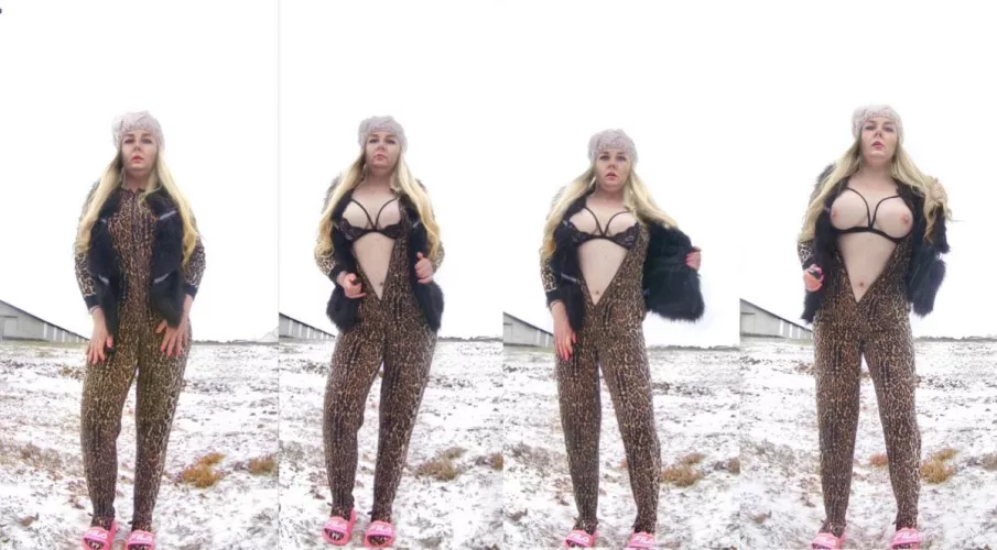 [f]eeling frisky – rawr by omghbomb