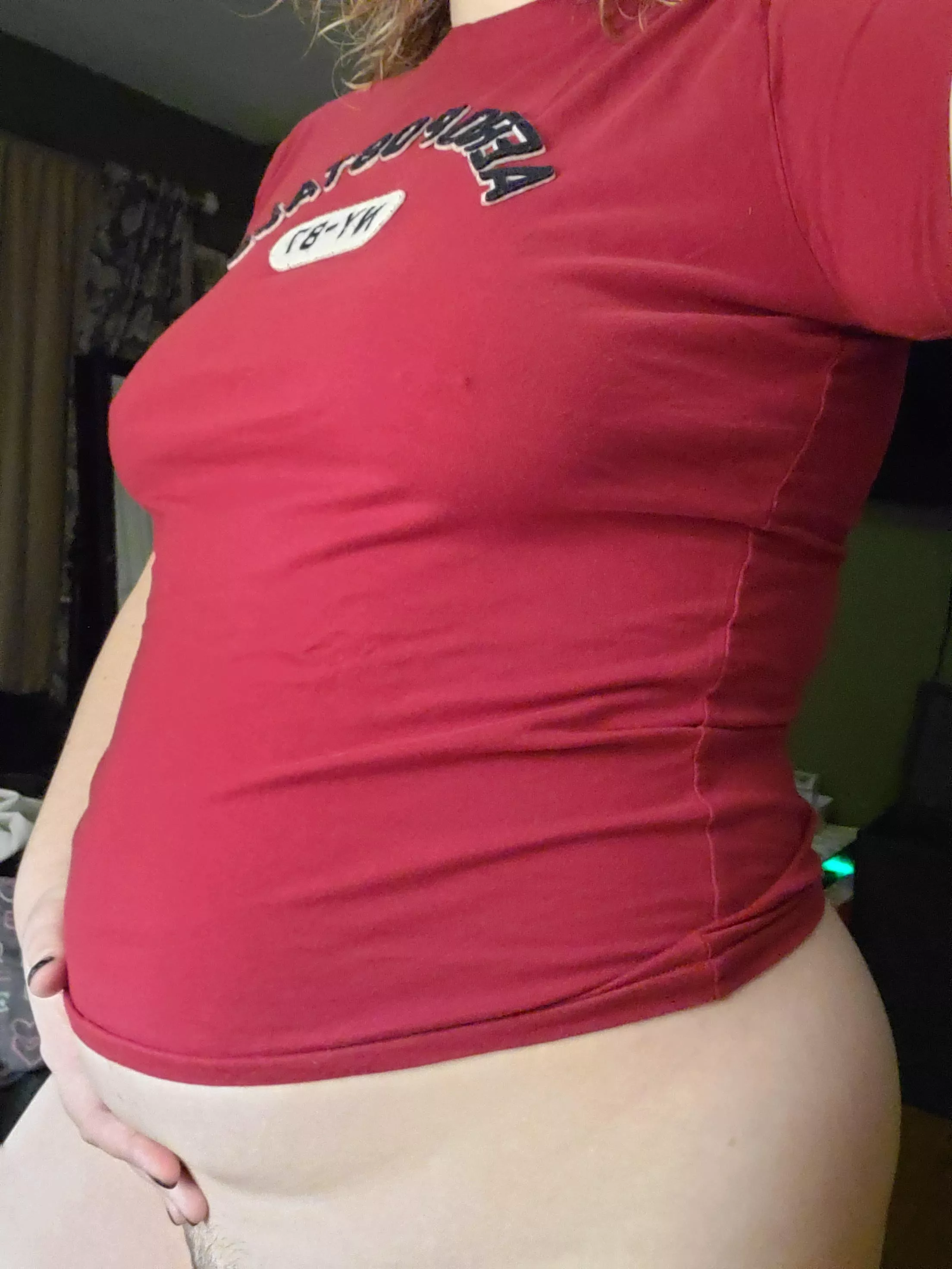 Feeling full ❤️ someone come rub my tummy? posted by mealtimemisha