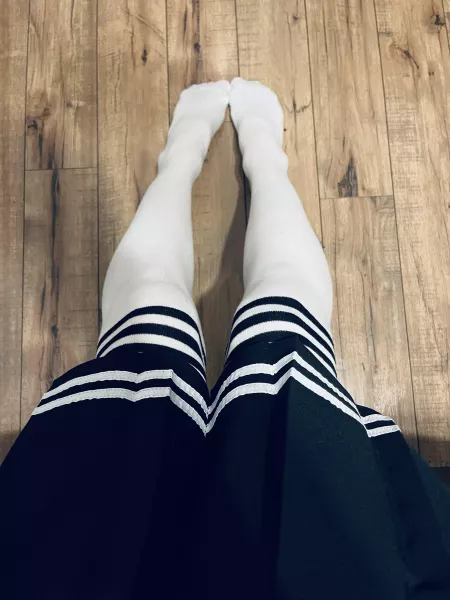 Feeling good, feeling fem :3 by Addendum_Huge