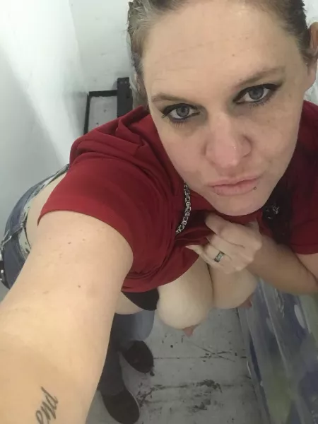 (F)eeling horny. Need to be fucked good 😋 by TheWolfDen_