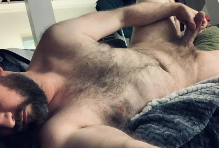 Feeling lazy and a little post-holiday sauced; let’s take advantage of each other by Ecstatic______radish