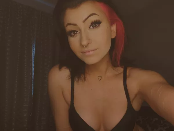 Feeling like an angel in my new VS bra🙈💕 by sadestintheroom