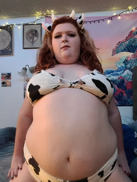 Feeling milky 🥵🐄 by roseqkween