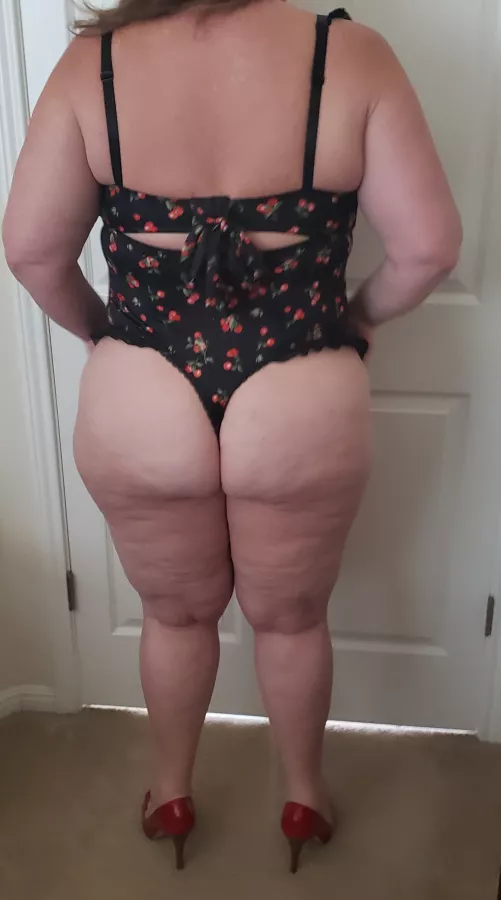 Feeling mlfie on this new lingerie by hotwifeinTEX