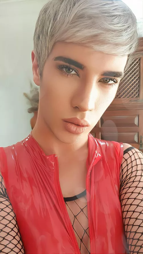 Feeling my makeup🥰💖 by lamarosa91